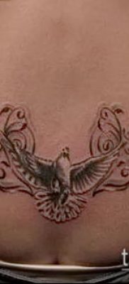 farokcsont tetoválás fotó (érték) - példa egy érdekes tetoválási rajzra - 026