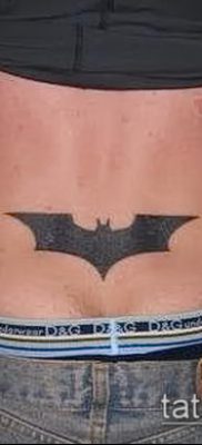 tetoválás a farokcsont fotóján (érték) - példa egy érdekes tetoválási rajzra - 015