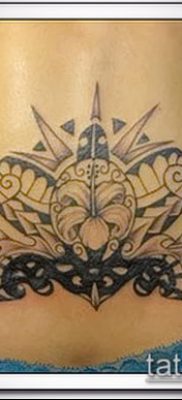 farokcsont tetoválás fotó (érték) - példa egy érdekes tetoválási rajzra - 009