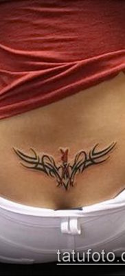 farokcsont tetoválás fotó (érték) - példa egy érdekes tetoválási rajzra - 008