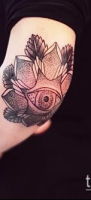 könyök tetoválás fotó (jelentése) - példa egy érdekes tetoválási rajzra - 018