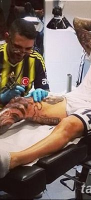 fotó a jobb lábán lévő tetoválásról, 2018. 04. 16 -án, №037 - tetoválás a jobb lábán -