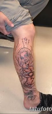 fotó a jobb lábán lévő tetoválásról 2018.04.16 -án №039 - tetoválás a jobb lábán -