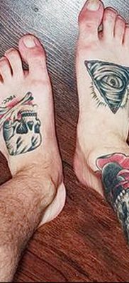 fotó a jobb lábán lévő tetoválásról, 2018. 04. 16 -án, №078 - tetoválás a jobb lábán -