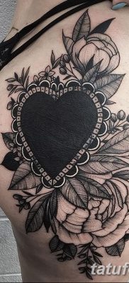 fotó a fenekén lévő tetoválásról, 2017. 09. 09. 003 - tetoválás a fenéken -