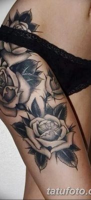 fotó a fenéken lévő tetoválásról, 2017. 09. 09. # 011 - tetoválás a fenéken -