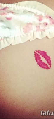 fotó a fenéken lévő tetoválásról, 2017. 09. 09. # 021 - tetoválás a fenéken -