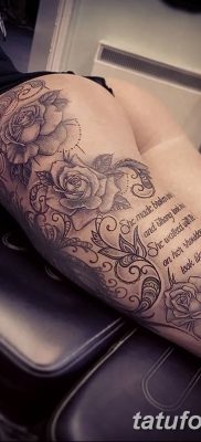 fotó a fenéken lévő tetoválásról, 2017. 09. 09. №022 - tetoválás a fenéken -