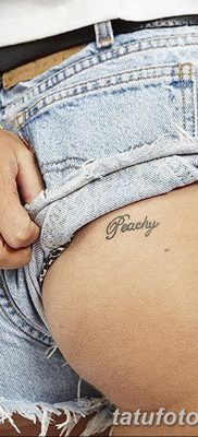 fotó a fenéken lévő tetoválásról, 2017. 09. 09. №041 - tetoválás a fenéken -