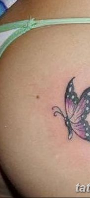 fotó a fenéken lévő tetoválásról, 2017. 09. 09. №048 - tetoválás a fenéken -