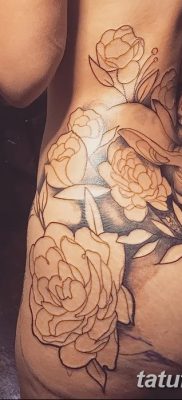 fotó a fenéken lévő tetoválásról, 2017. 09. 09. №062 - tetoválás a fenéken -