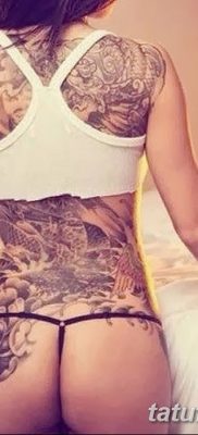 fotó a fenéken lévő tetoválásról, 2017. 09. 09. №076 - tetoválás a fenéken -