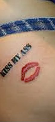 fotó a fenéken lévő tetoválásról, 2017. 09. 09. №087 - tetoválás a fenéken -