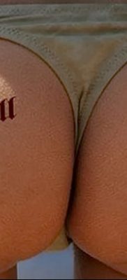 fotó a tetoválásról a fenéken, 2017. 09. 19 -én # 093 - tetoválás a fenéken -