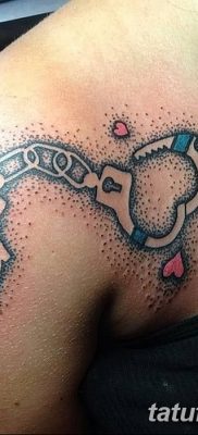 fotó bilincs tetoválás kelt 2018.06.25. №018 - tetováló bilincs -