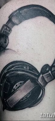 Fotó tetováló fejhallgatóról 2018.08.28. №003 - tetováló fejhallgató -