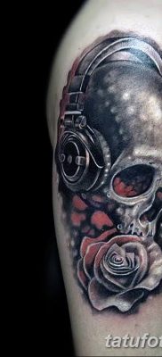 Fotó tetováló fejhallgatóról 2018.08.28. №122 - tetováló fejhallgató -