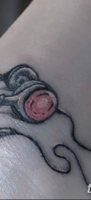 Fotó tetováló fejhallgatóról 2018.08.28. №135 - tetováló fejhallgató -