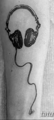 Fotó tetováló fejhallgatóról 2018.08.28. №137 - tetováló fejhallgató -