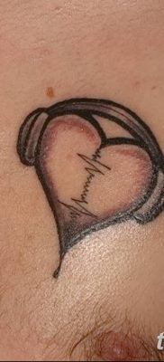 Fotó tetováló fejhallgatóról 2018.08.28. №138 - tetováló fejhallgató -