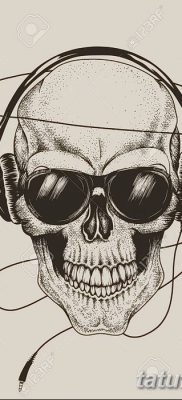 koponya fejhallgatóban zenét hallgatni