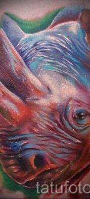 Fotó példa egy orrszarvú tetoválásra - érdekes lehetőség