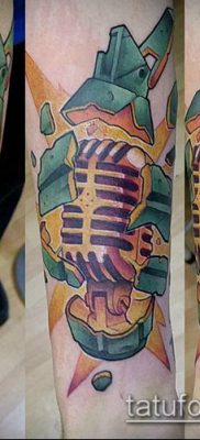 A NEW SCHOOL TATTOOS # 534 a minta érdekes változata, amely könnyen használható a rózsa átalakítására és alkalmazására New School tetoválásként