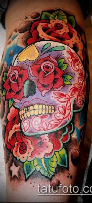 A NEW SCHOOL TATTOOS # 831 a kép klassz változata, amely könnyen használható a lány új arccsontjainak átdolgozására és tetoválásként történő alkalmazására