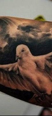 82 -es felhőtetoválás - a minta hűvös változata, amely sikeresen használható a felhők megváltoztatására és felhordására tetoválásként