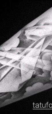 A felhő tetoválás # 410 a minta klassz változata, amely sikeresen használható átalakításra és tetoválásfelhőként való alkalmazásra