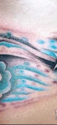 A felhő tetoválás # 823 a minta érdekes változata, amely jól használható a felhők átalakítására és felhelyezésére a karra tetoválásként