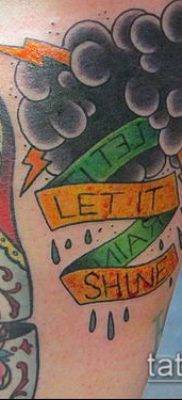 felhő tetoválás # 690 a minta hűvös változata, amely sikeresen használható a felhők és a nap tetoválásként történő átalakítására és alkalmazására