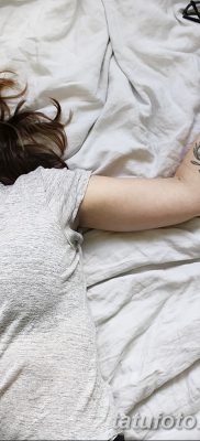 fotografija tetovaže maslinove grančice od 13.11.2017. №030 - tetovaža maslinove grančice -