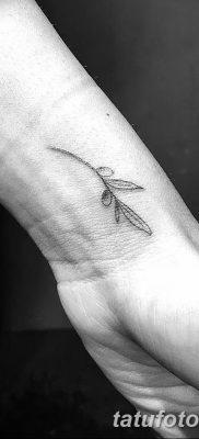 fotografija tetovaže grane masline od 13.11.2017. №038 - tetovaža maslinove grančice -