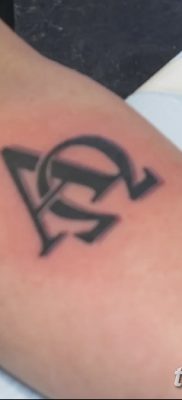 fotó az omega tetoválásról, 2017. 09. 12. №012 - omega tetoválás -