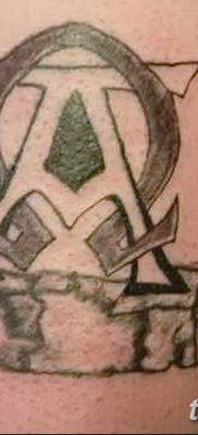 fotó az omega tetoválásról, 2017. 09. 12. №041 - tetoválás omega -