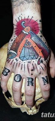 фото татуировка опасна самобръсначка от 27.10.2017 г. №005 - татуировка опасна самобръсначка -