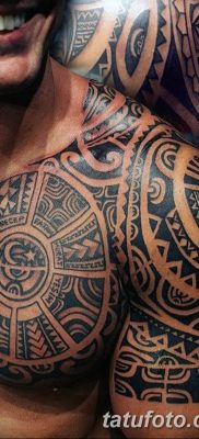 Fotó a tetoválásdíszről a vállán 2019.07.10. №012 - tetoválódísz a talpon -