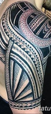 Fénykép tetováló díszről a vállán 2019.07.10. №033 - tetoválódísz a talpon -