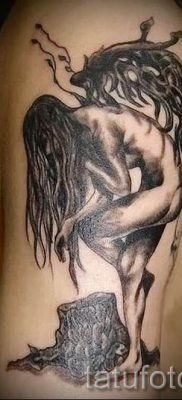 fotó egy bukott angyal tetoválásról a tetoválás jelentéséről szóló cikkhez - tatufoto.ru - 20