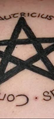 fotó egy pentacle tetoválásról, 2018. 06. 20. №010 - tetováló pentacle -