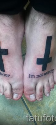 fordított kereszt tetoválás - példa a fotón a 08122015 41. sz