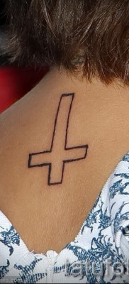 fordított kereszt tetoválás - példa a 08122015 -ös fotón # 20