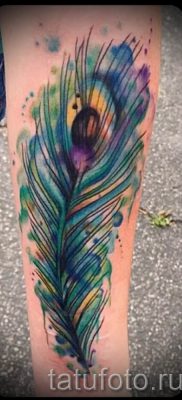 fotó példa a pávatollal készült tetoválás egyik változatára - a tetoválás jelentéséről szóló cikkhez 21