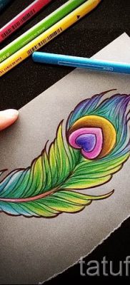 fotó példa a pávatollal készült tetoválás egyik változatára - a tetoválás jelentését bemutató cikkhez 5