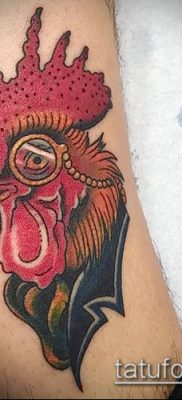 021. Fotó tetováló kakasról (tetováló kakas) (érték)