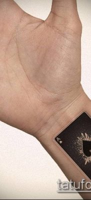 fotó a tetováló ász ásójáról (Tattoo) (érték) - példa rajz - 003