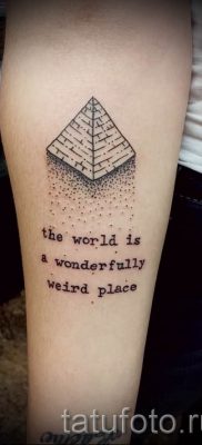 Fotó piramis tetoválásról egy cikkhez a piramisos tetoválás jelentéséről - tatufoto.ru - 13