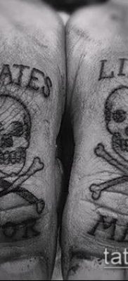 fotó egy kalóz tetoválásról (jelentése) - példa egy érdekes tetoválási rajzra - 039