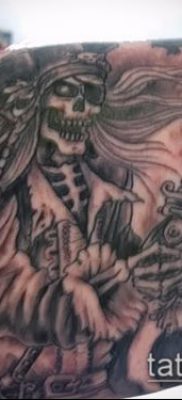 fotó egy kalóz tetoválásról (jelentése) - egy példa egy érdekes tetoválási rajzra - 032